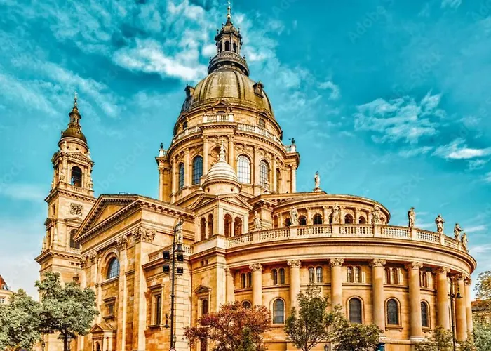 House W/castle View Garden, Wine, Garage, Netflix *