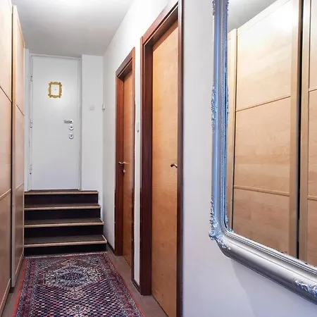 Semesterbostad House W/castle View Garden, Wine, Garage, Netflix Budapest