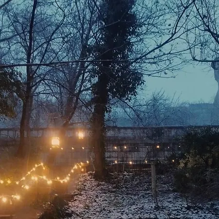Semesterbostad House W/castle View Garden, Wine, Garage, Netflix Budapest