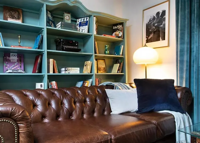 Casa vacanze House W/castle View Garden, Wine, Garage, Netflix