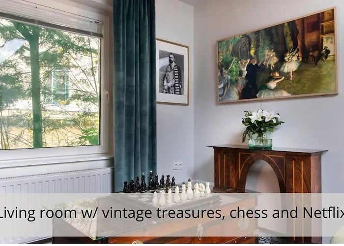 Casa vacanze House W/castle View Garden, Wine, Garage, Netflix *